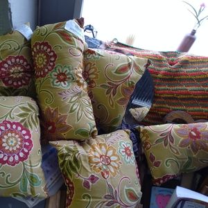 Outdoor throw pillows